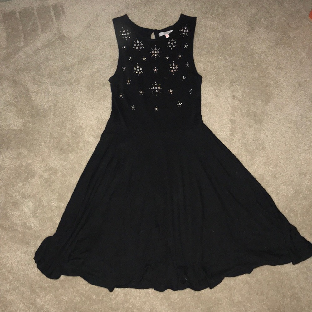 Black knee length party dress w beading